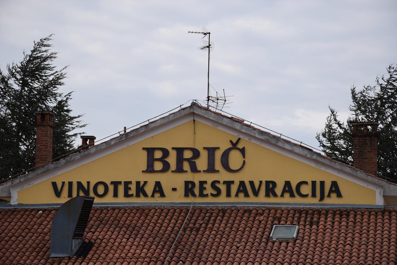 Restaurant Bric Dekani Eksteriør billede