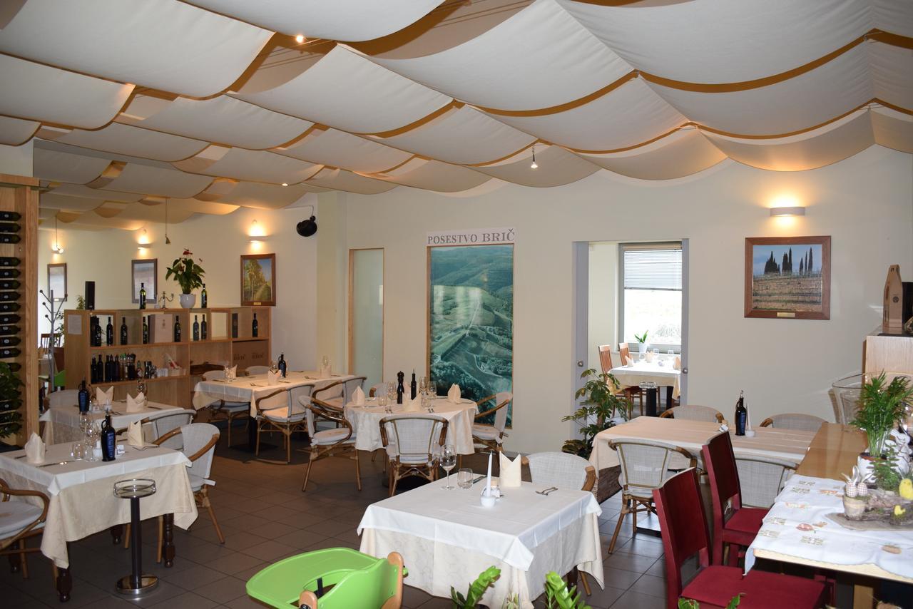 Restaurant Bric Dekani Eksteriør billede