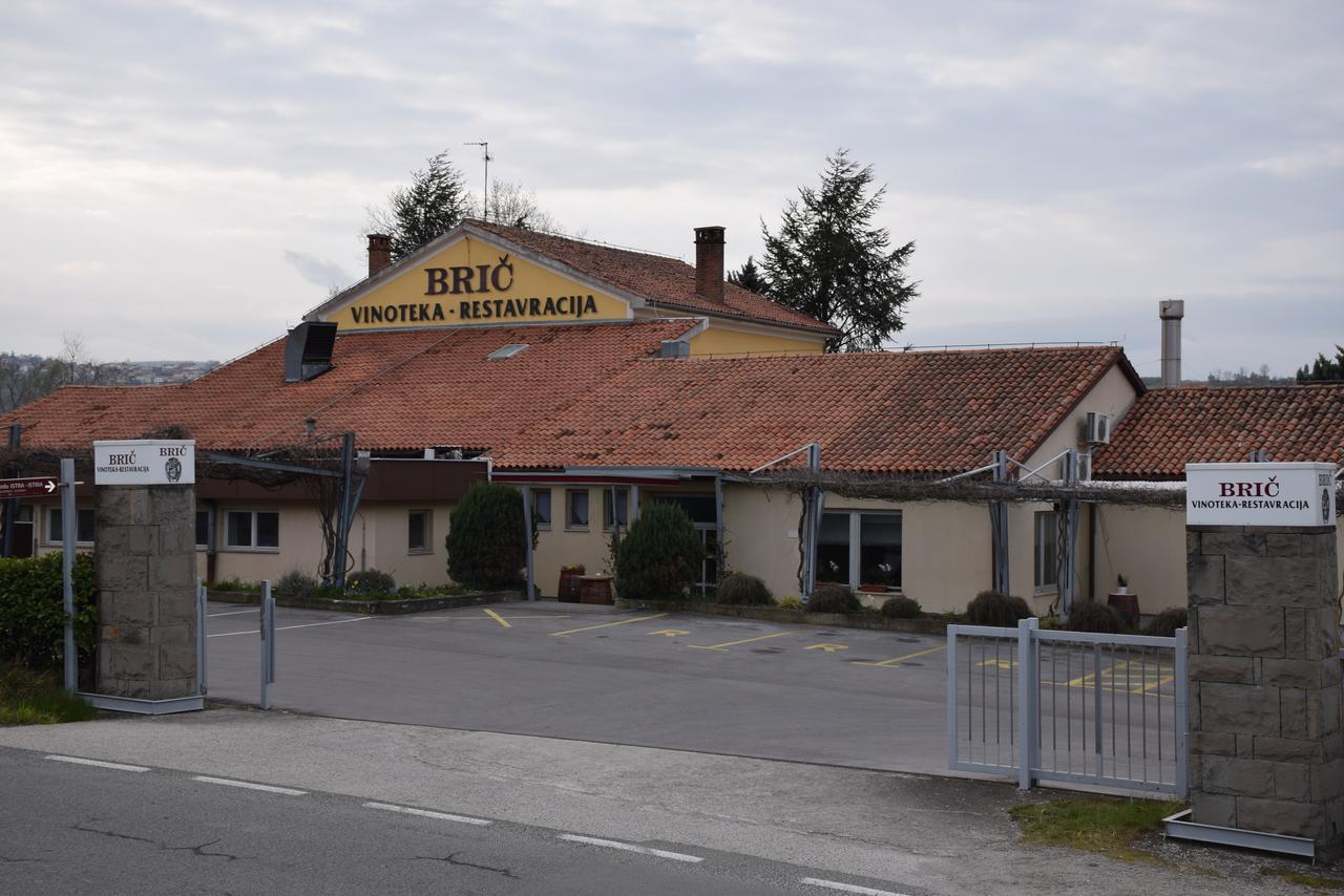 Restaurant Bric Dekani Eksteriør billede
